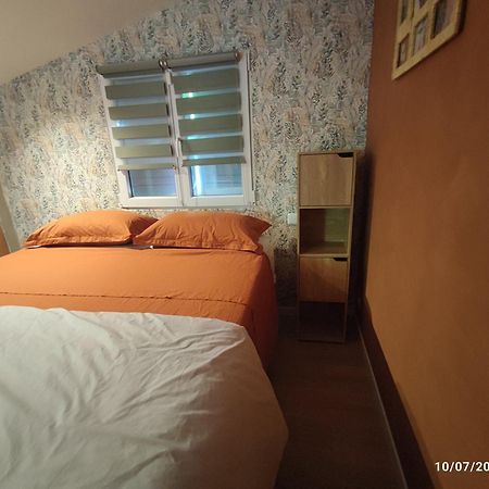 Bed and Breakfast Chambre Au Coeur Du Luberon Cereste Екстер'єр фото